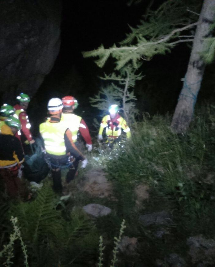 Precipita per 80 metri e muore: tragedia sulla parete del Caporal a Ceresole Reale