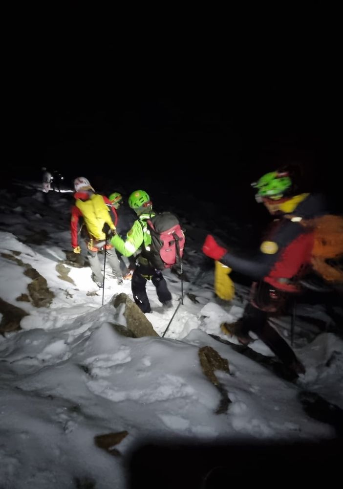 Bloccati dalla neve, sette escursionisti portati in salvo dal Soccorso Alpino (foto d'archivio)
