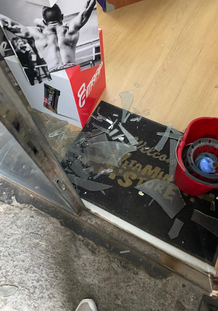 Via Mazzini in preda ai ladri: altri tre tentativi in settimana, i commercianti sono stufi
