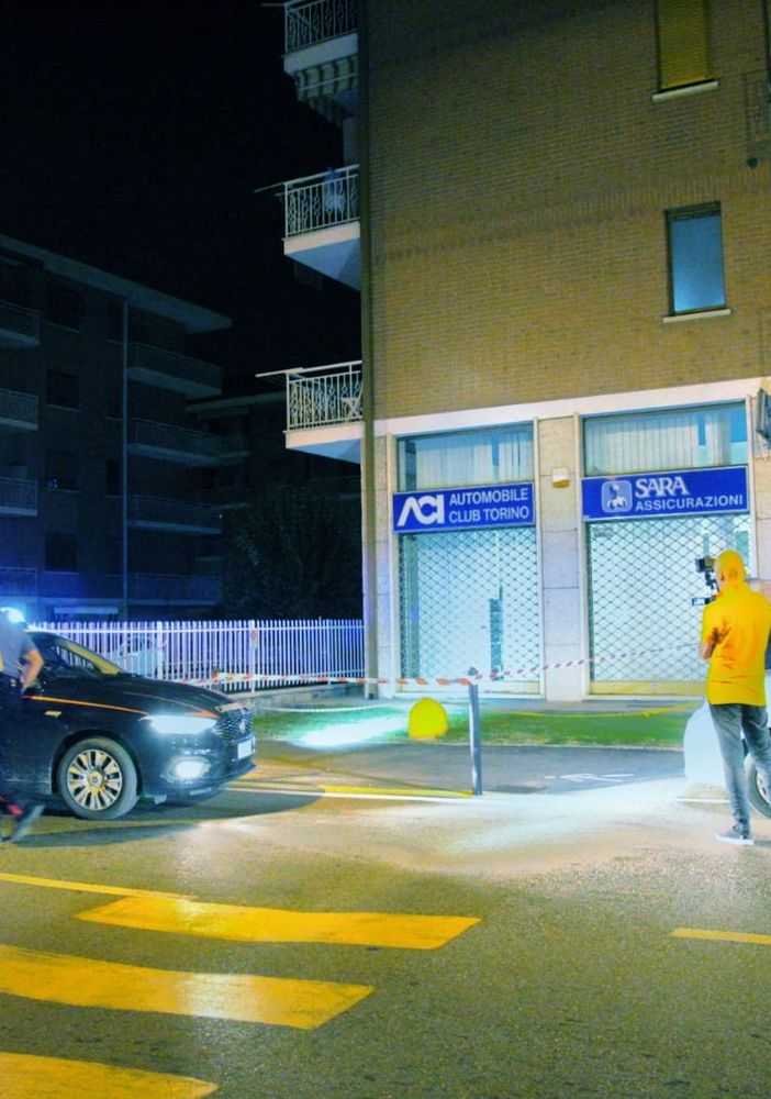 Ciriè, colpi di fucile contro le vetrine dell'Aci