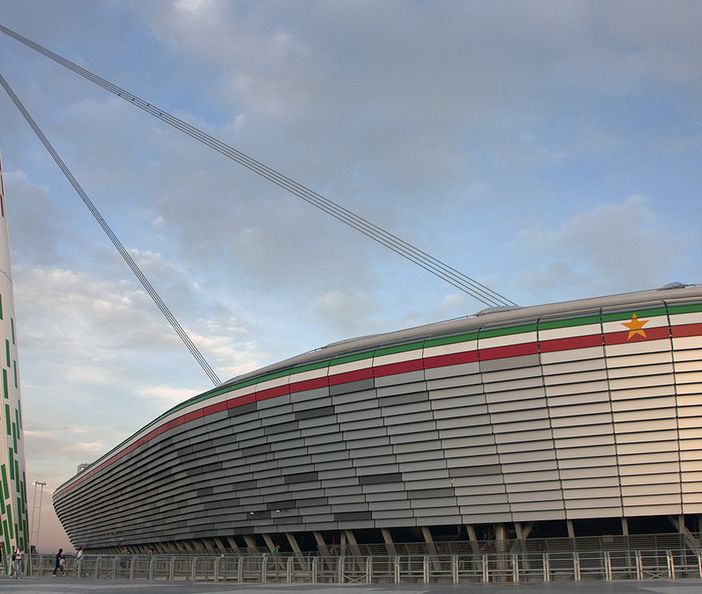 Stop a Juve-Milan, i tifosi rossoneri: &quot;Saremmo andati in pochi per i prezzi alti, ma di sicuro c'è un po' di timore. Potevano decidere prima&quot;