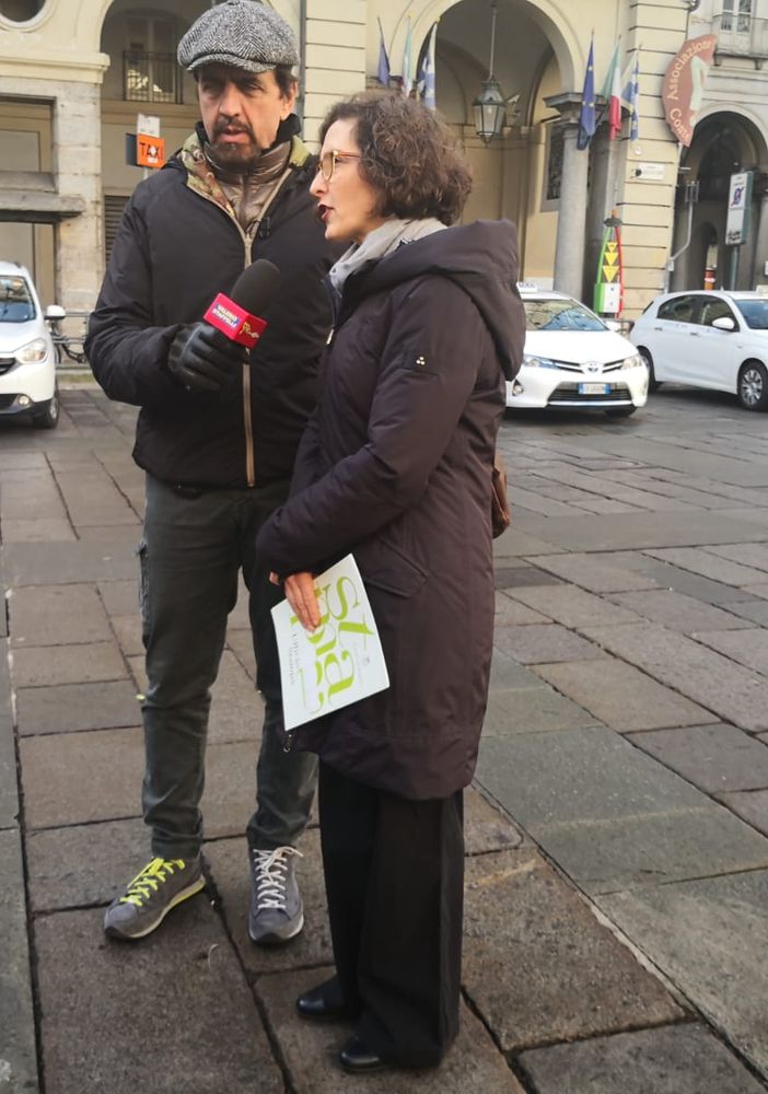 &quot;Striscia la Notizia&quot; a Palazzo Civico: Staffelli &quot;bacchetta&quot; l'assessore Leon