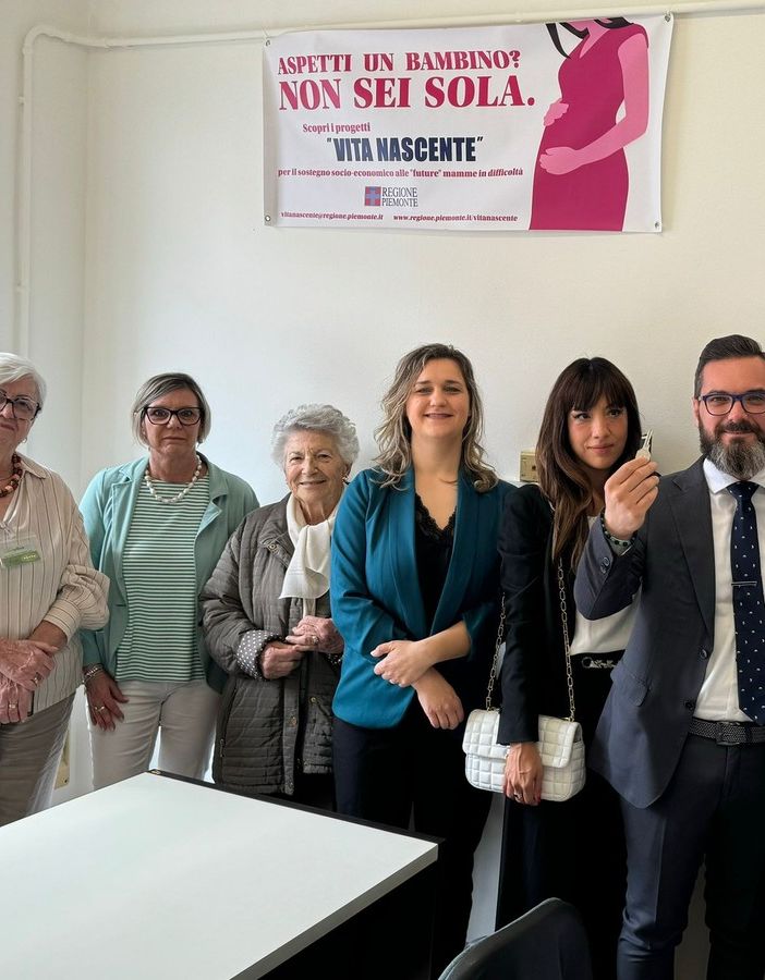 Inaugurata all'ospedale Sant'Anna la stanza dell'ascolto degli anti-aborto