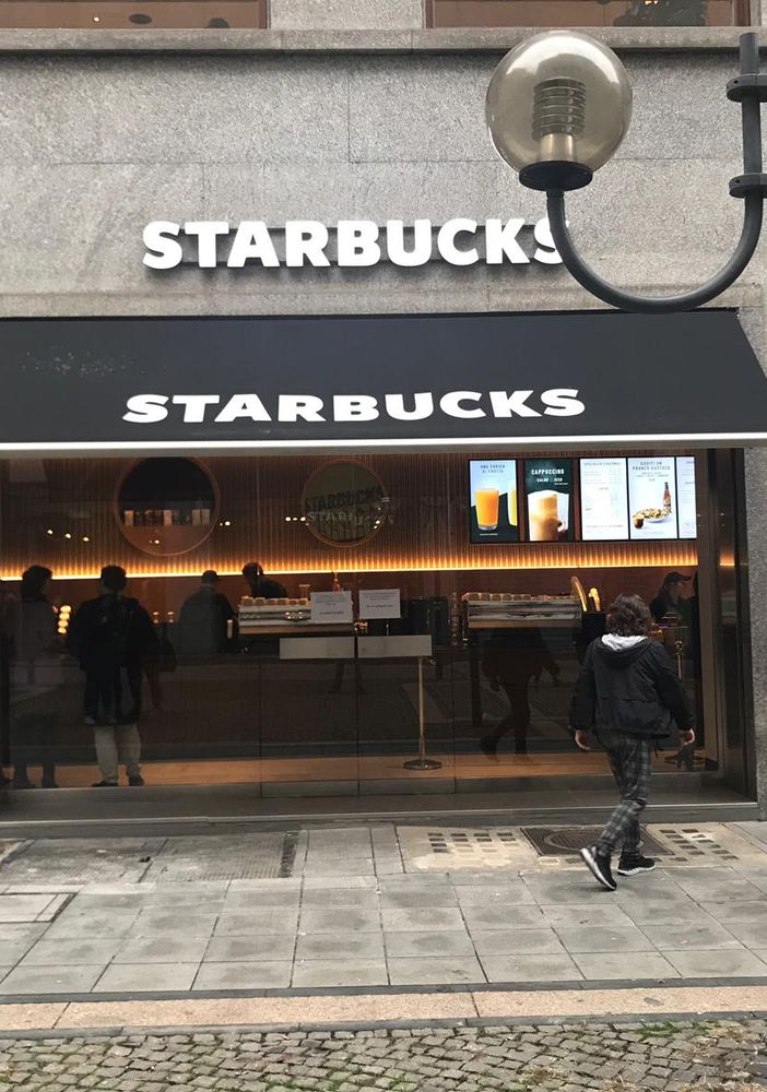 Starbucks apre in centro a Torino: gli spazi del negozio svelati in anteprima [VIDEO e FOTO]