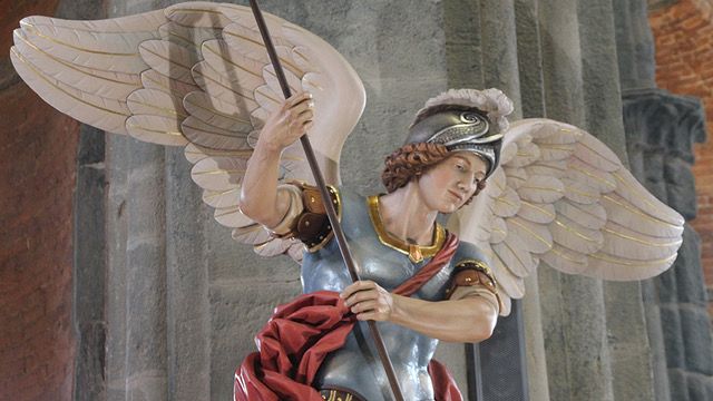 Benedetta da Mons. Roberto Repole la nuova statua di San Michele alla Sacra