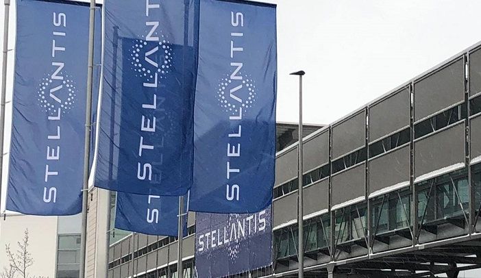 Bandiere blu di Stellantis