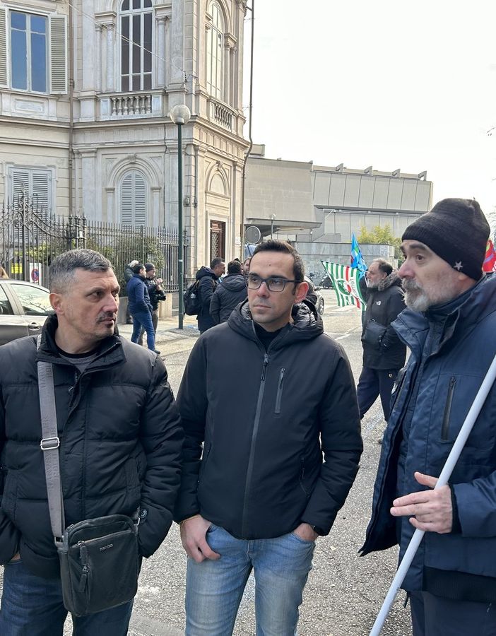 Tre persone insieme