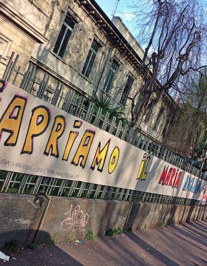 Striscioni per il Maria Adelaide