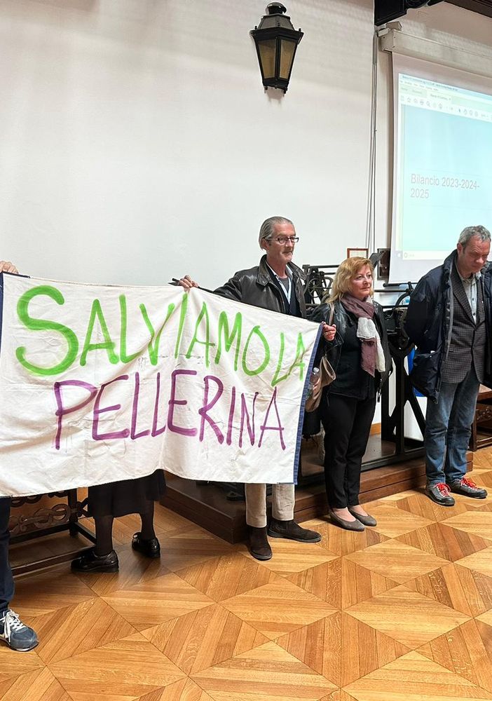 striscioni salviamo la pellerina