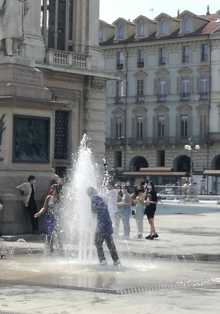 studenti piazza castello