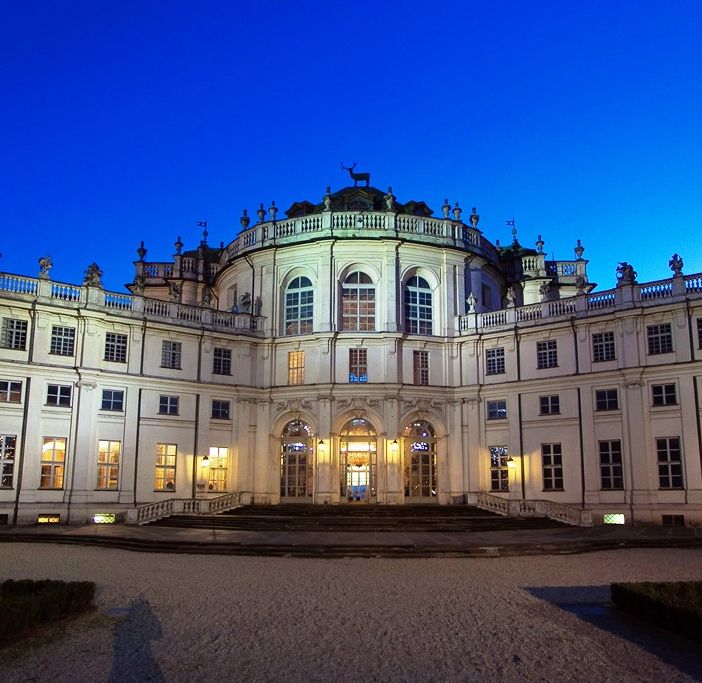 Stupinigi, oggi la Notte Bianca di Natale è Reale