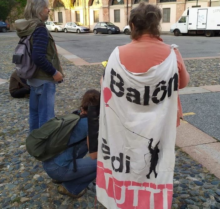 Borgo Dora militarizzata contro il &quot;libero scambio&quot;