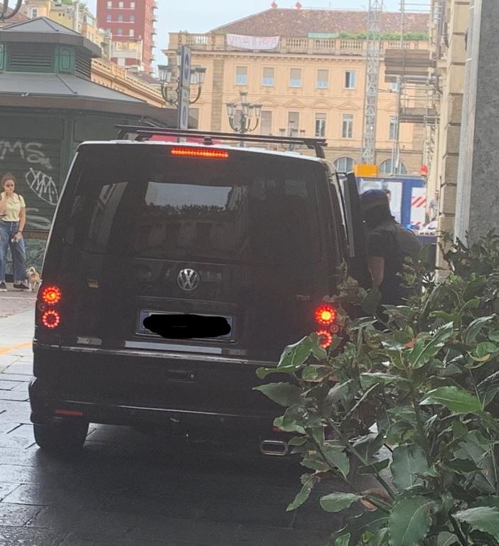 Tentato sequestro in piazza San Carlo: convalidato il carcere per i quattro arrestati