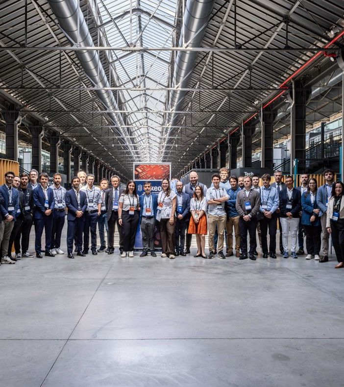 foto di gruppo all'interno delle Ogr Tech
