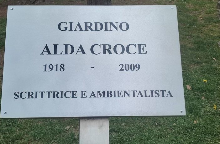 Divelta la targa per Alda Croce in piazza Adriano, il Centro Pannunzio: &quot;Ripristinatela&quot;
