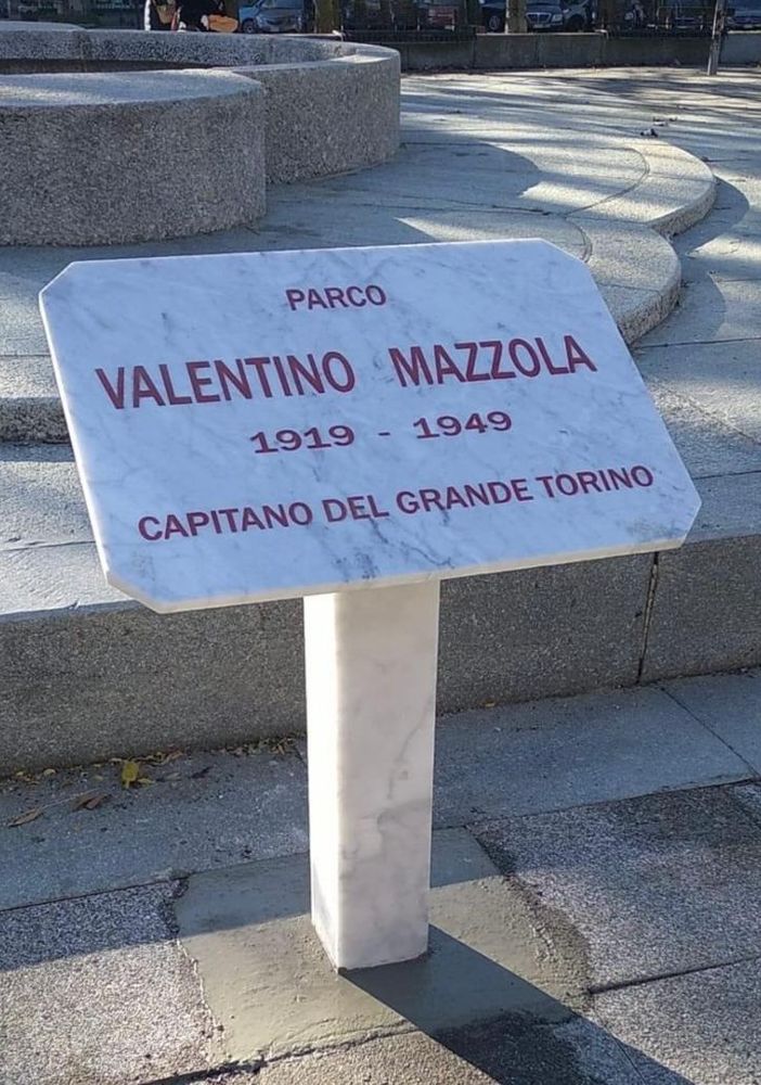 targa commemorativa di Valentino Mazzola