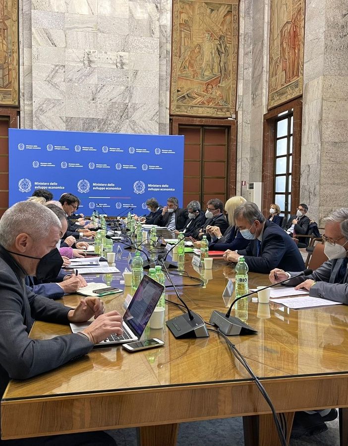 Tavolo al ministero