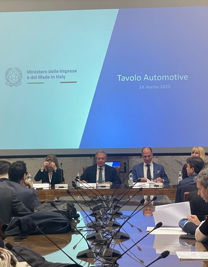 Alcune immagini del tavolo sull'automotive convocato a Roma