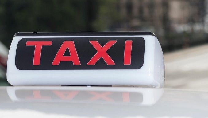 Esposto alla Procura dell'associazione As.Tu.Ta: &quot;Gli abusivi ormai sono quanti i taxisti con licenza, basta concorrenza sleale&quot;