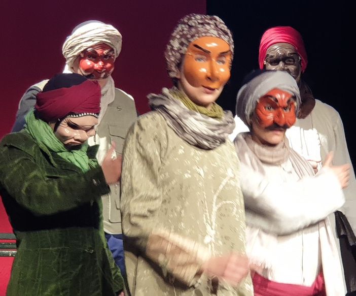 Dalle banlieue parigine alle periferie torinesi, la comunità si racconta col teatro