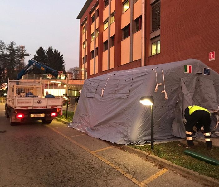“Eroi” presi a pugni in faccia al San Giovanni Bosco: ancora un infermiere aggredito in ospedale