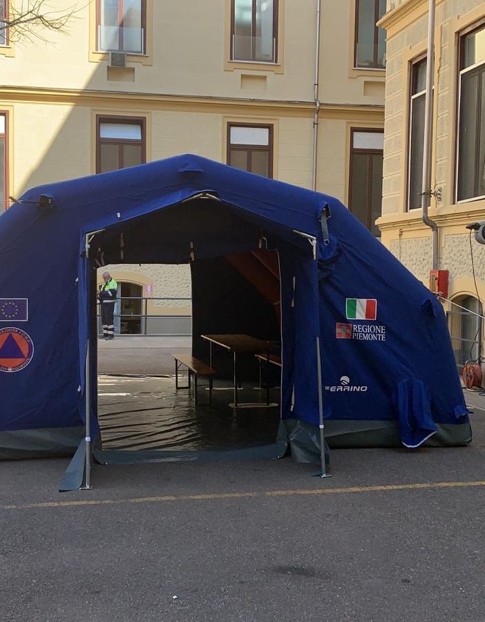 Coronavirus, l'Asl To3 dona i tablet perché i ricoverati possano comunicare con i parenti a casa