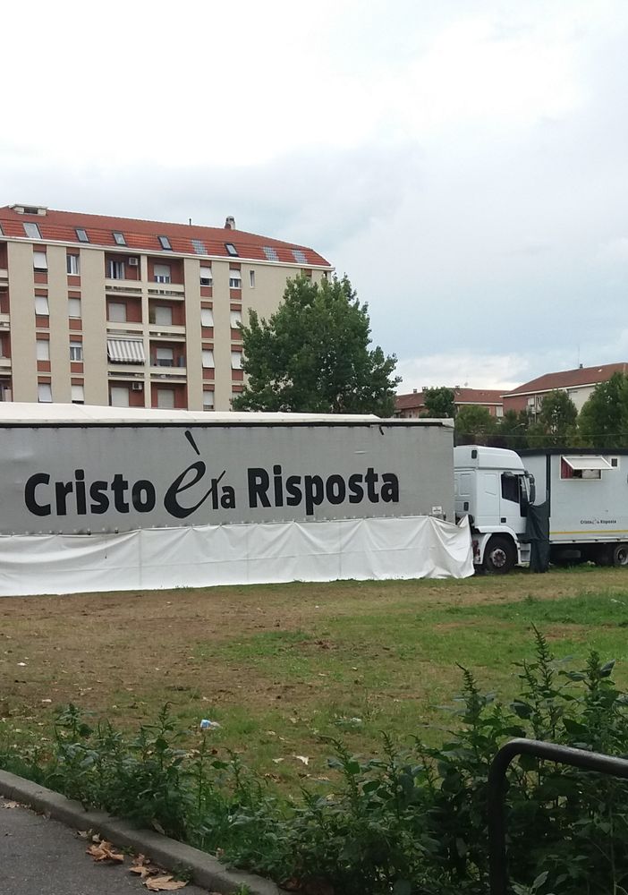 Un tendone della Chiesa Evangelica nel prato di corso Traiano: &quot;Vi accogliamo ogni sera&quot;