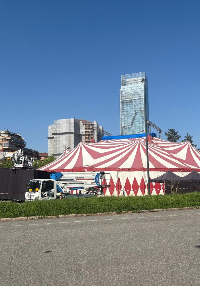 Ciak si gira al Pala Vela: un tendone da circo per le riprese di Lidia Poët 3