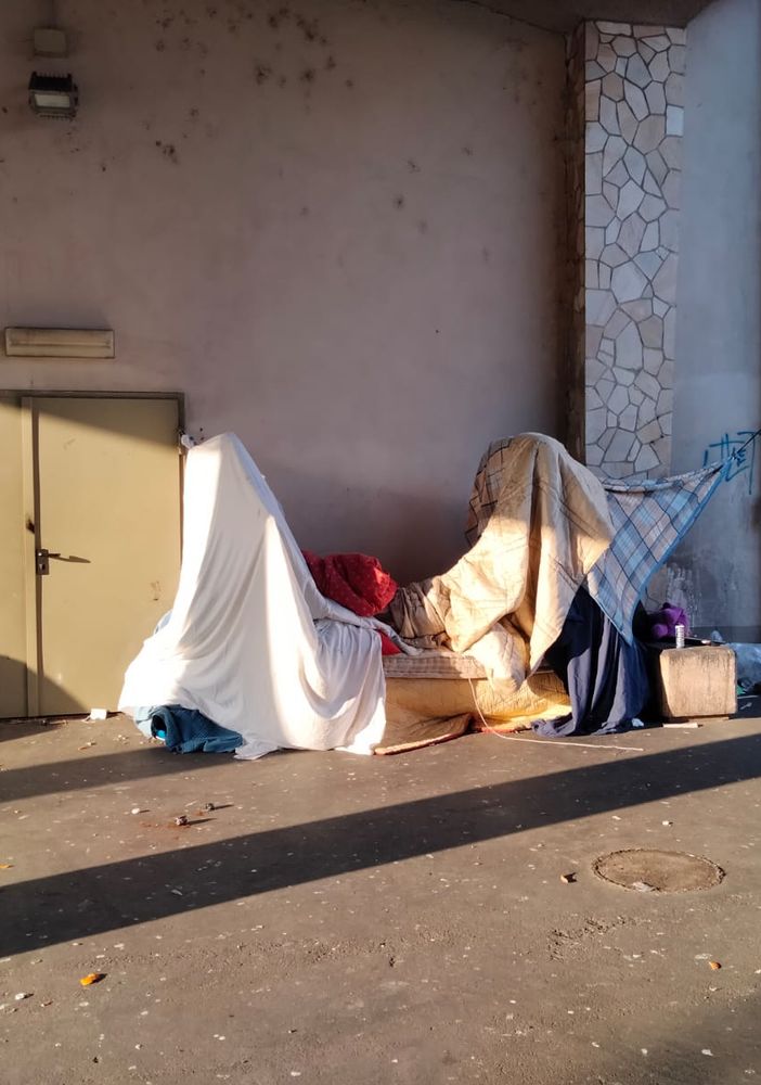 tendopoli clochard via Leoncavallo