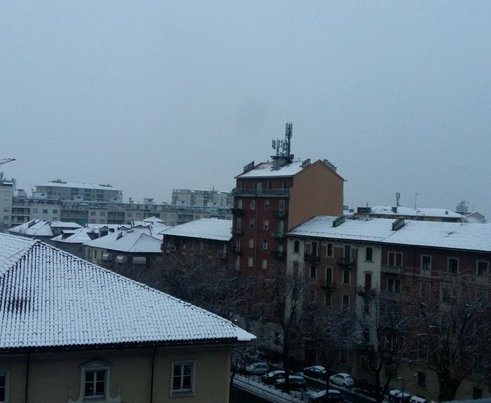 Continua la fase fredda e instabile a Torino, nevicate anche a bassa quota