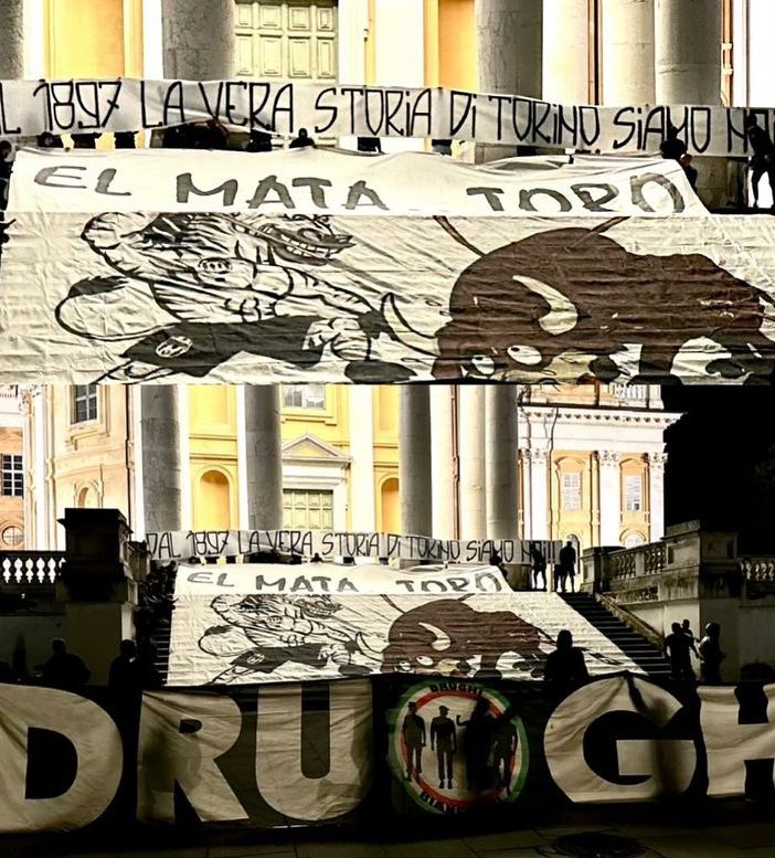 Foto tratta dal profilo Facebook del gruppo ultras bianconeri &quot;Drughi&quot;