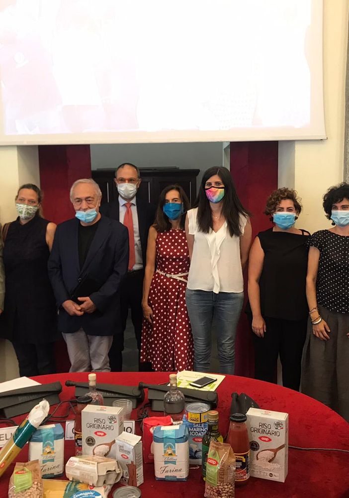 Torino Solidale, la Città stanzia altri 540.000 euro: 10.000 pacchi distribuiti a luglio e agosto [VIDEO]