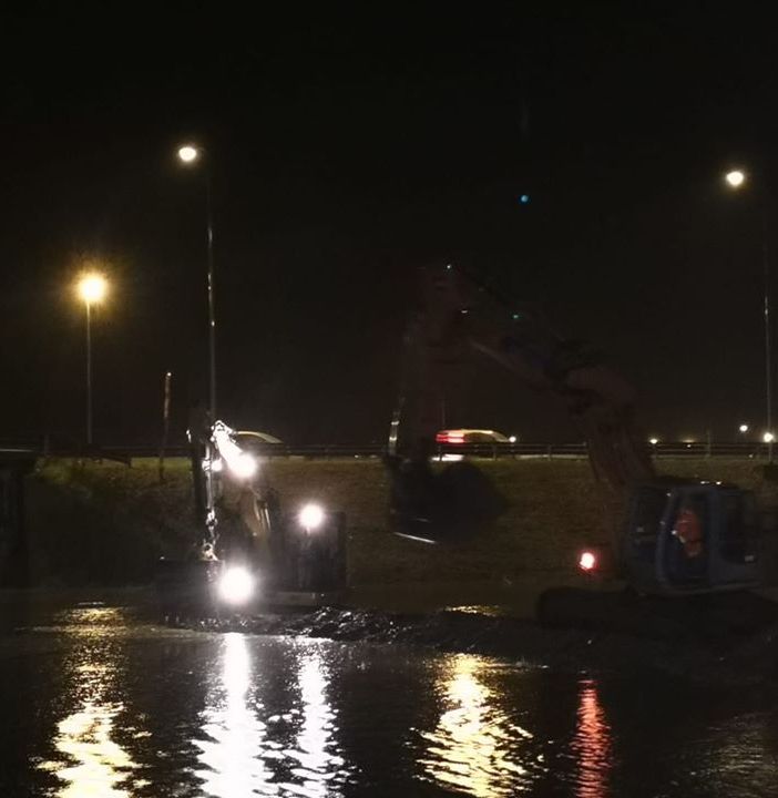 Maltempo a Moncalieri, situazione critica: azione di contenimento sugli argini del Chisola (FOTO e VIDEO)