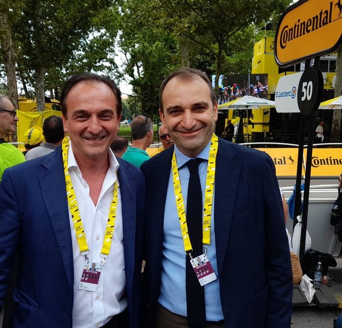 Il Tour de France arriva e Torino si tuffa nel giallo