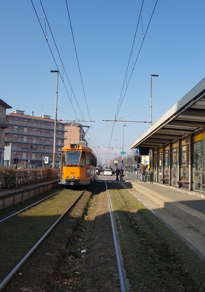 Anziana investita da un tram della linea 3: ricoverata in codice rosso