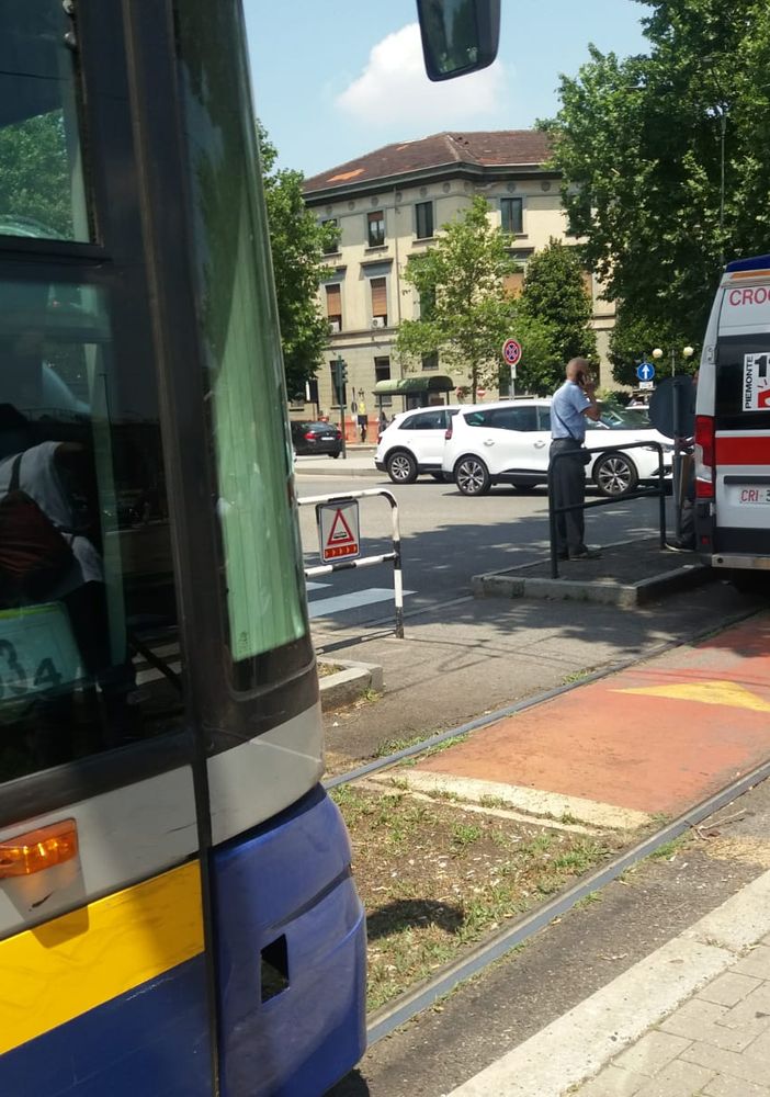 Donna islamica incinta insultata sul 4 ha un malore: linea ferma al Mauriziano