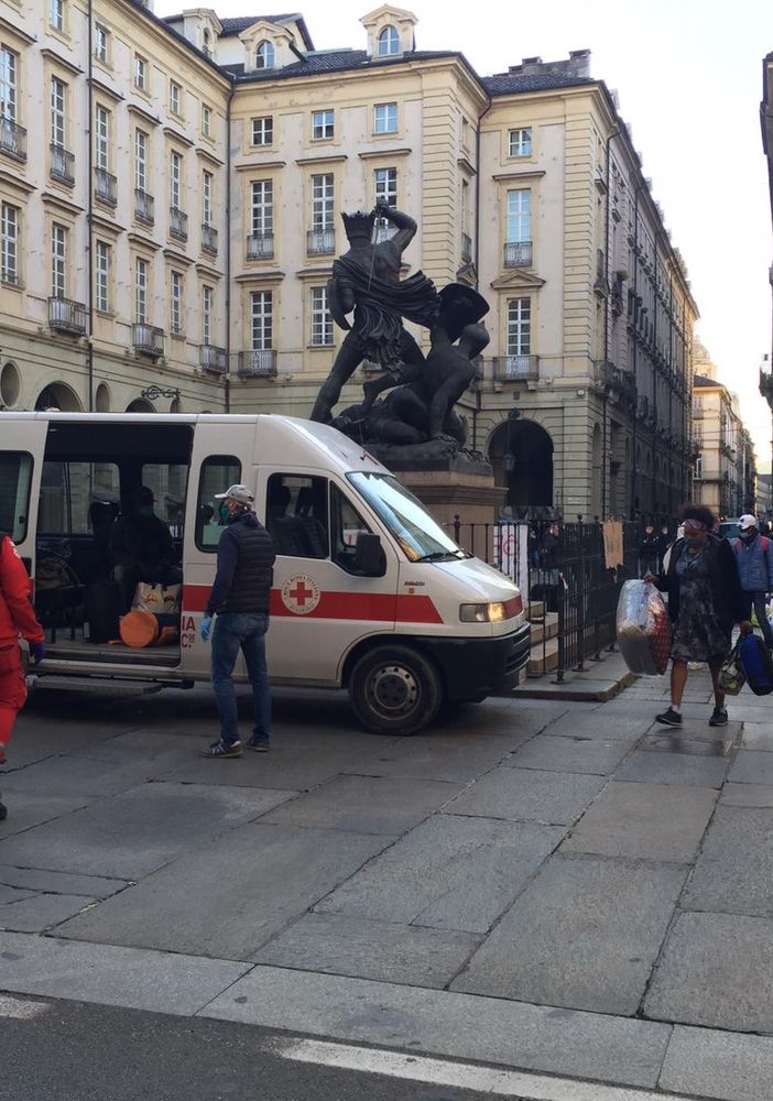 Senza fissa dimora a Torino Esposizioni, le Circoscrizioni 3 e 4: &quot;Li ospitiamo noi&quot;