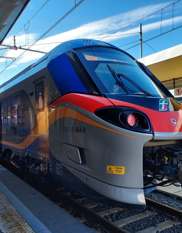 Treni, da domani al via l'orario estivo: due Frecciarossa per la Val Susa e 52 regionali per il mare