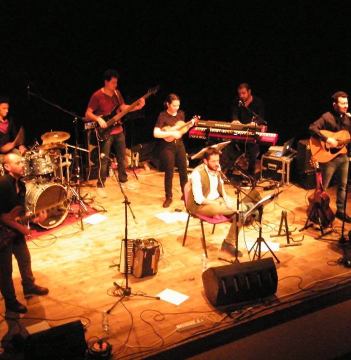 Torino rende omaggio a De Andrè con un concerto del Consorzio Anime Salve