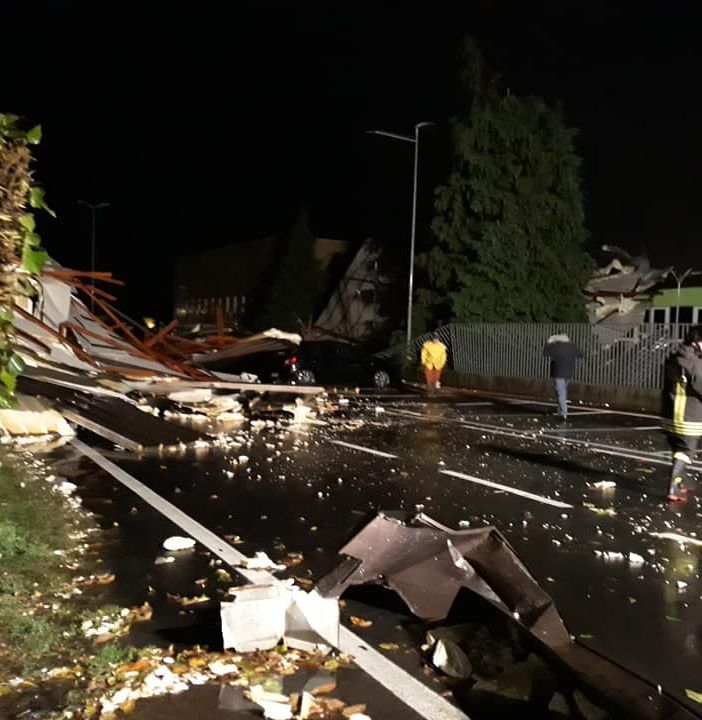 Cafasse, chiusa oggi la scuola media devastata ieri sera da una tromba d'aria (VIDEO)