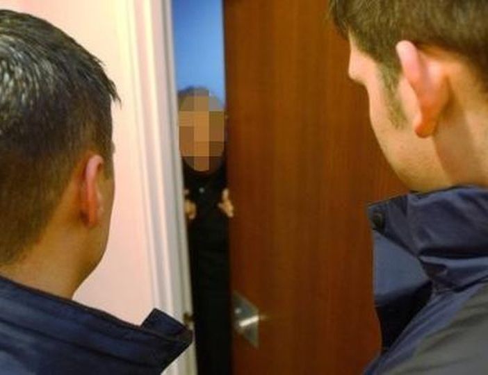 Moncalieri, pensionato non abbocca al tentativo di truffa di quattro finti poliziotti