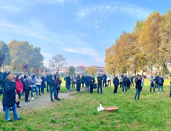 &quot;Un albero per ogni vittima del Covid&quot;, partita l'iniziativa ai giardini di via Stupinigi a Nichelino