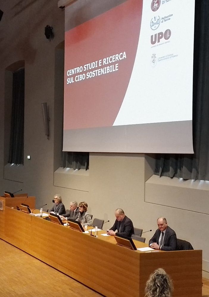 conferenza stampa di rettori universitari