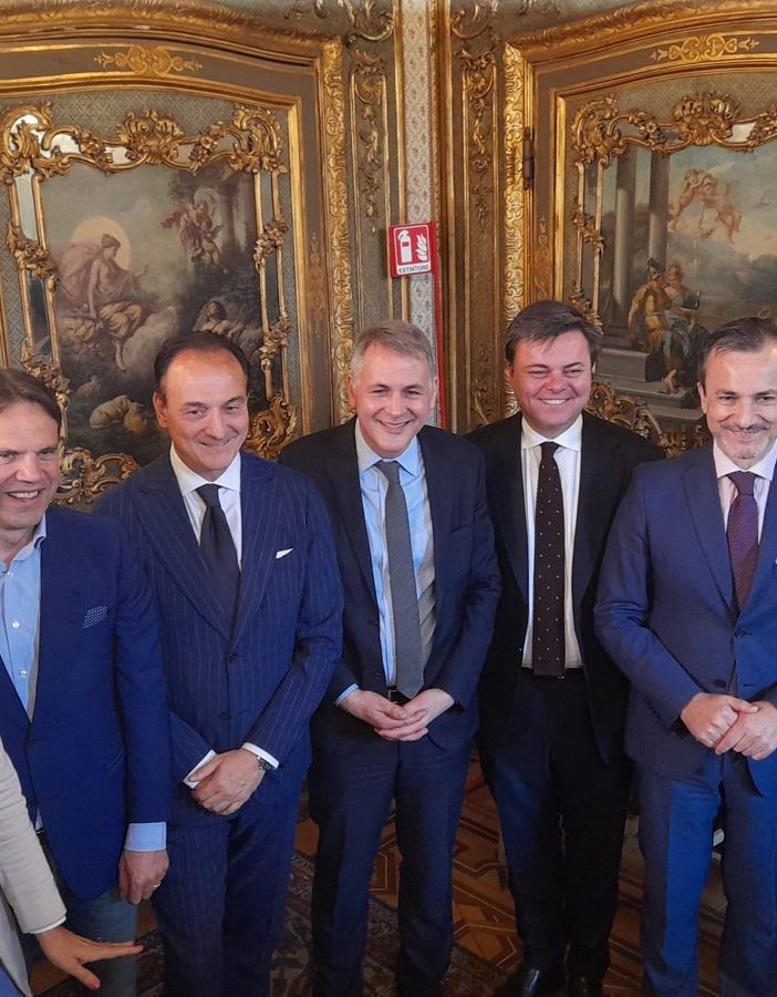 Intel chi? A Orbassano arriva Aixtron, colosso tedesco dei microchip. Urso: &quot;Torino scrive il futuro del Paese&quot;