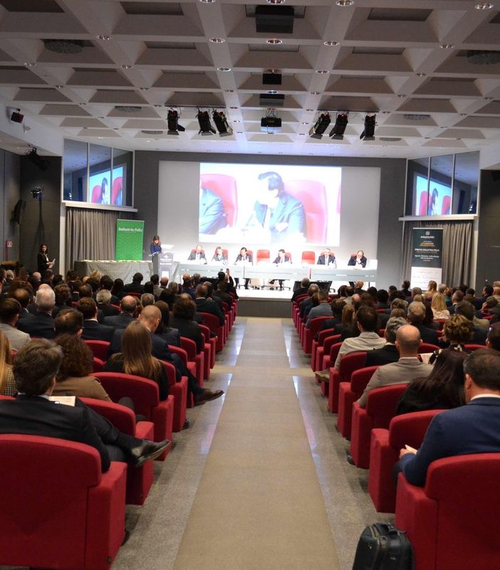 Unione Industriali con sala piena