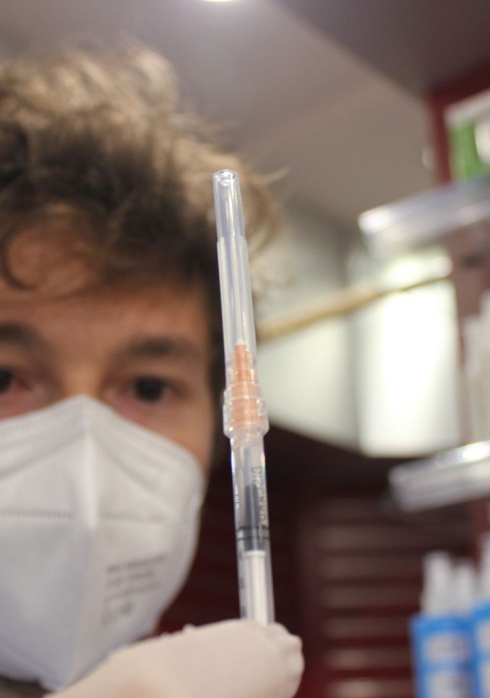 Vaccini in farmacia, si parte: &quot;Noi a disposizione dei cittadini, la vera sfida sarà in autunno&quot; [VIDEO]
