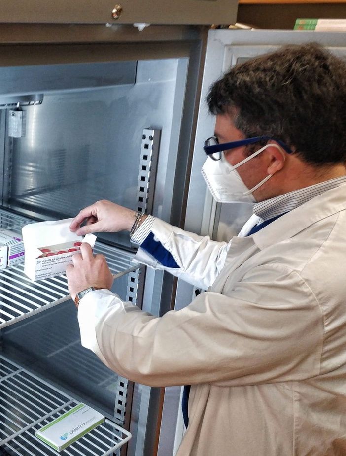 Vaccini, il governatore della Liguria Toti: &quot;Ipotesi accordo con il Piemonte per vaccinare i turisti&quot;