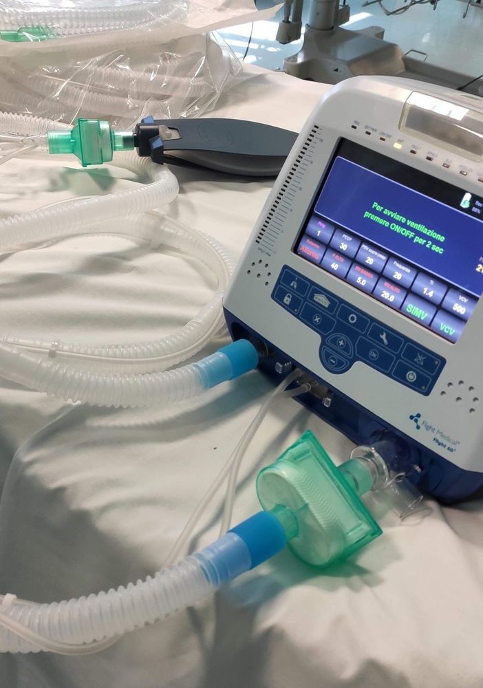 Malato di sla nominato cavaliere della repubblica fa donare ventilatore polmonare