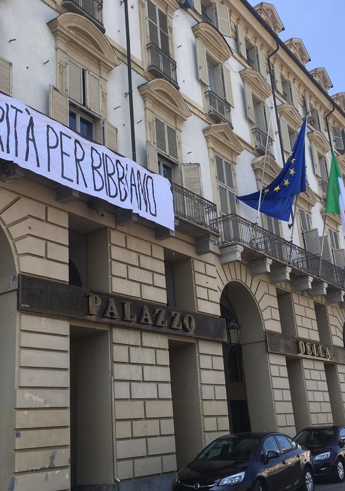 Oggi la Regione rimuove lo striscione per Bibbiano. Caucino: &quot;Monito per istituzioni&quot;