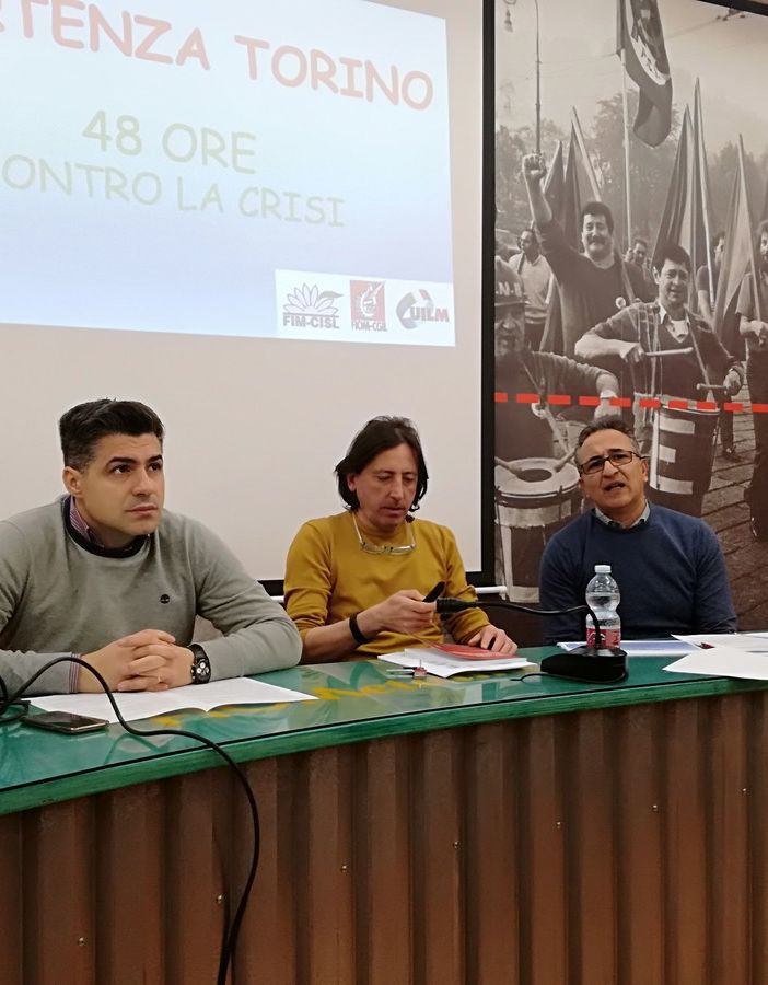 Torino &quot;brucia&quot; 9.000 posti di lavoro in dieci anni: gli operai raccontano in piazza per due giorni le proprie sofferenze